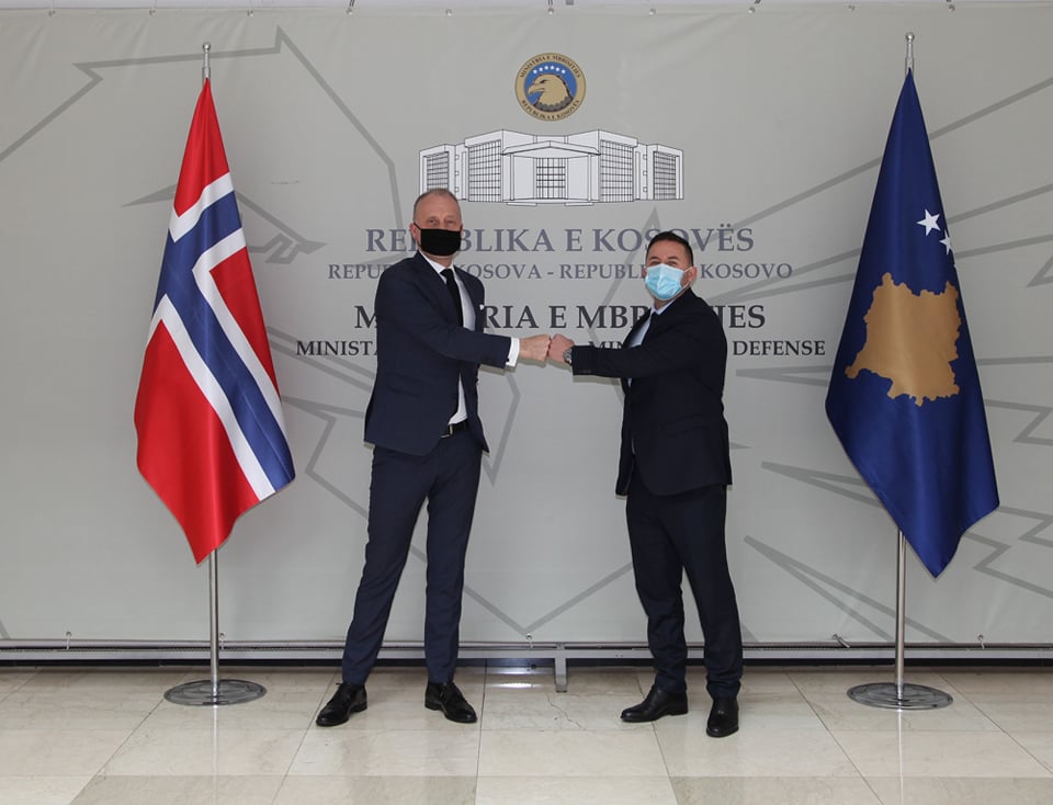 Ministri Mehaj pret në vizitë ambasadorin norvegjez në Kosovë