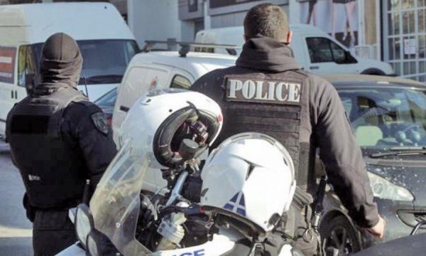 Policia jep detaje për arrestimin e drejtorit të Sekretariatit të KPK-së dhe një personi tjetër