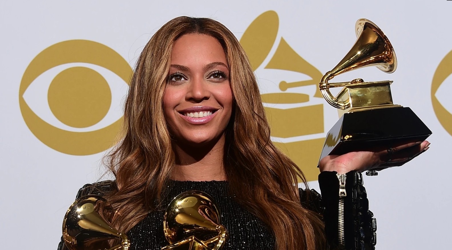 Beyonce dhe Taylor Swift bëjnë histori në Grammy