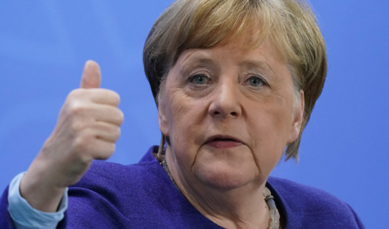 Angela Merkel e gatshme të vaksinohet me AstraZeneca