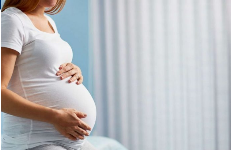 Studim – Vaksinat kundër COVID-19 sigurojnë mbrojtje për gratë shtatzëna, atyre që praktikojnë gjidhënien dhe për të porsalindurit