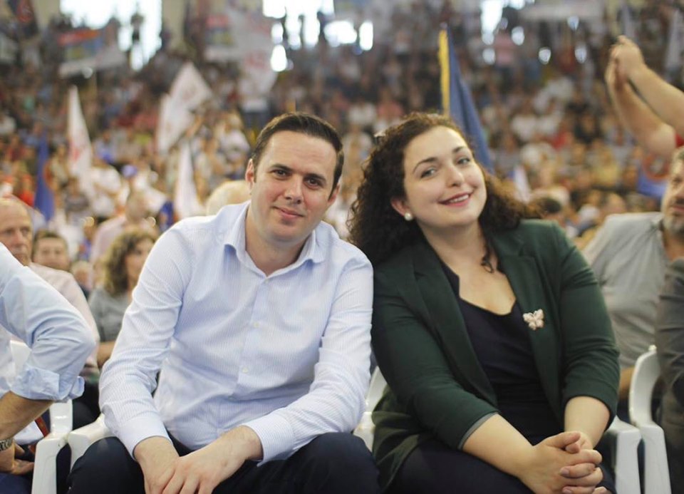 Abdixhiku thotë se vendosën të votojnë për Vjosa Osmanin, e jo ta ndjekin rrugën e PDK-së e AAK-së