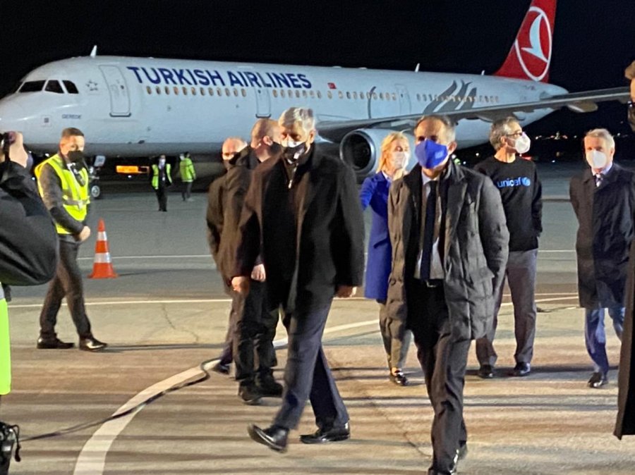 Ambasadori amerikan reagon pasi Kosova u furnizua me vaksina