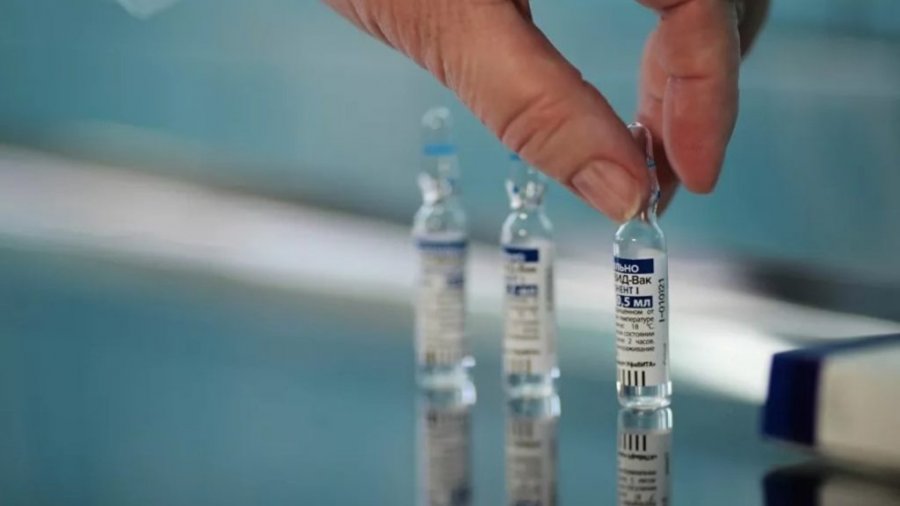 Serbia nis prodhimin e vaksinave ruse, Sputnik: Do të shpërndahet dhe në vendet e rajonit