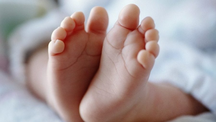 Në SHBA vjen në jetë foshnja e parë me antitrupa kundër COVID-19