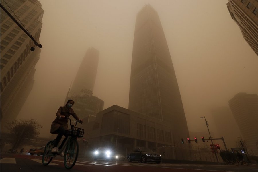 Pekini sërish përfshihet nga stuhi të rërës, për herë të dytë në dy javë