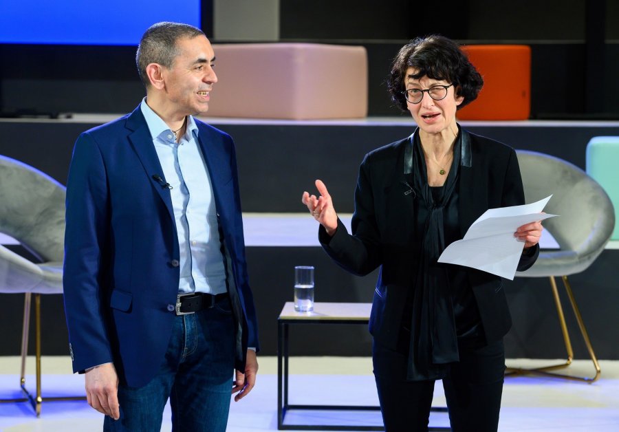 Shpikësit e vaksinës së “BioNTechut” parashikojnë fundin e kufizimeve