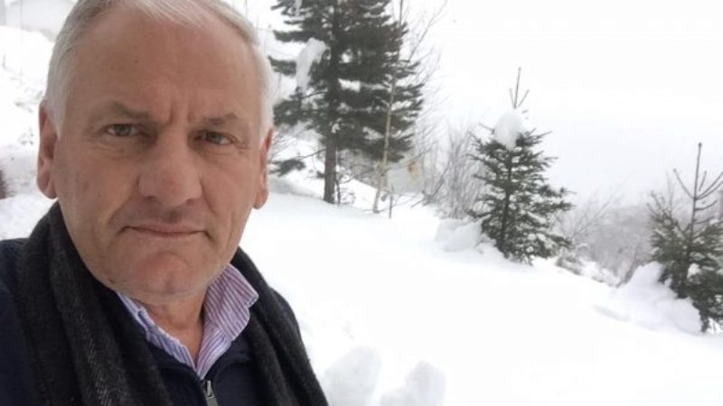 Vdekja e ish-drejtorit në Deçan: Policia thotë se kishte plagë në gjoks nga arma e zjarrit