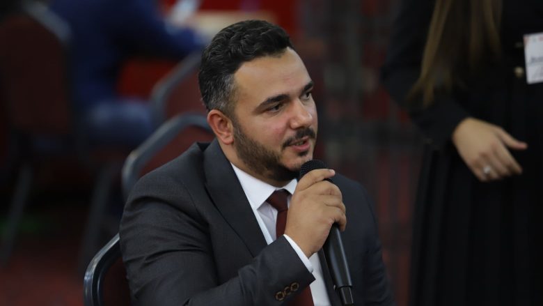 Galushi thotë se do ta votojë Qeverinë Kurti