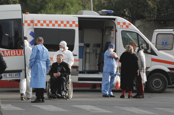 Nesër nis vaksinimi masiv në Tiranë