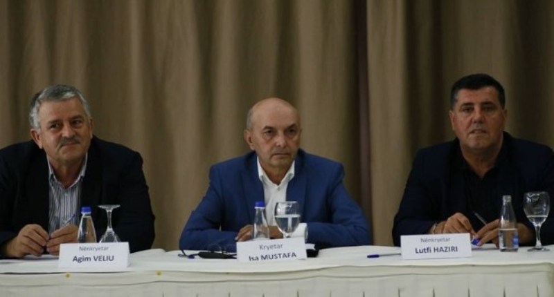 Heshtja e çuditshme e Agim Veliut