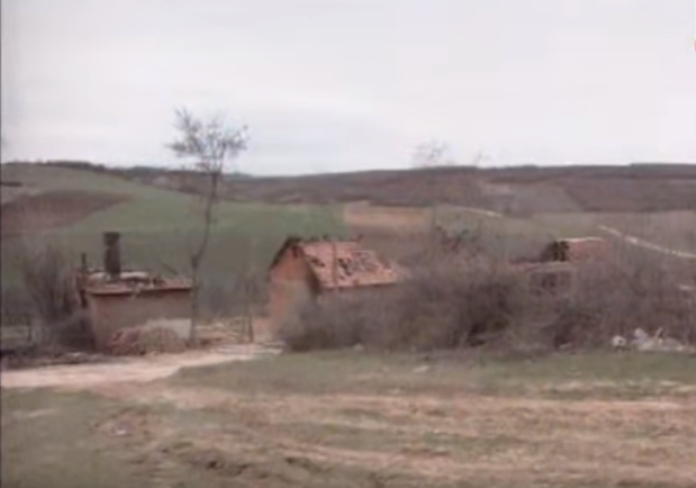 Pamje të Prekazit pas rënies së komandanit Adem Jashari