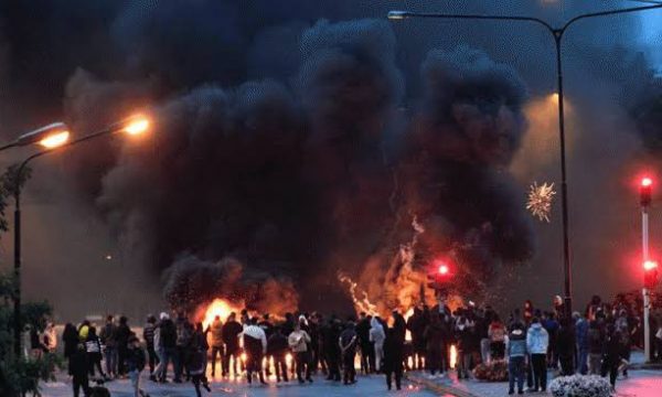 Protesta të dhunshme në Suedi, shkaku i masave kundër Covid-19