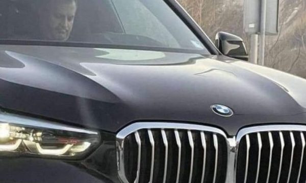Shpend Ahmeti reagon rreth fotografisë me BMW, sqarimi i tij do t’ju mahnis