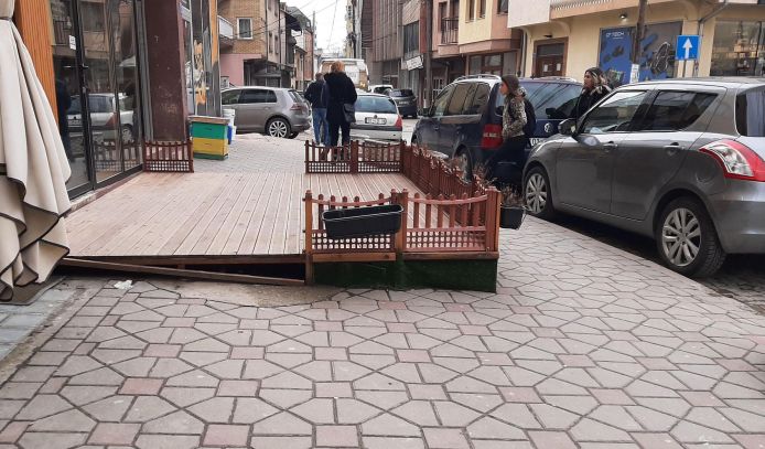 Komuna e Prishtinës tregohet e pafuqishme për largimin e uzupatorëve të trotuareve në kryeqytet