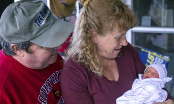 Lind në moshën 57 vjeçe pasi humbi vajzën e saj 13-vjeçare nga kanceri