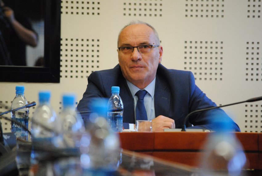 Ministri Nitaj rikthen në procedurë të rregullt tenderin për efiçiencën e energjisë