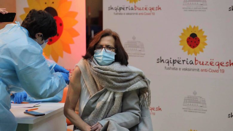 Zemaj falënderon Tiranën për vaksinimin e stafit shëndetësor nga Kosova