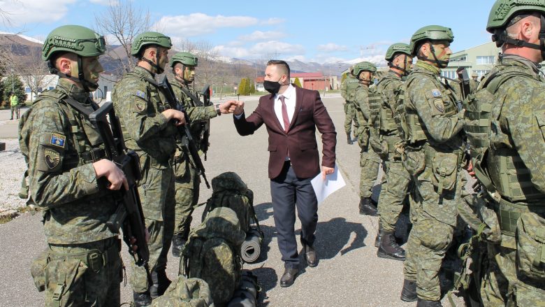 Mehaj viziton Komandën e Forcave Tokësore