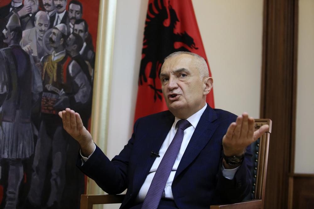 Presidenti Meta sulmon ashpër kryeministrin Rama përpara votimeve të së dielës në Shqipëri
