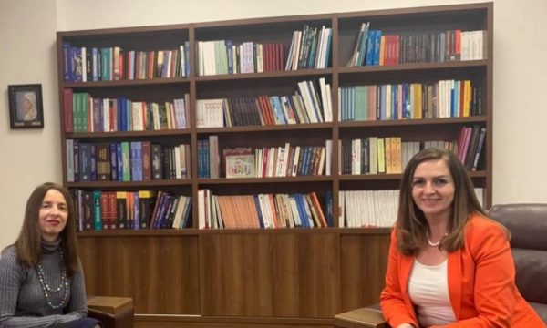 Ministrja Nagavci prezanton shefen e re të stafit në MASh