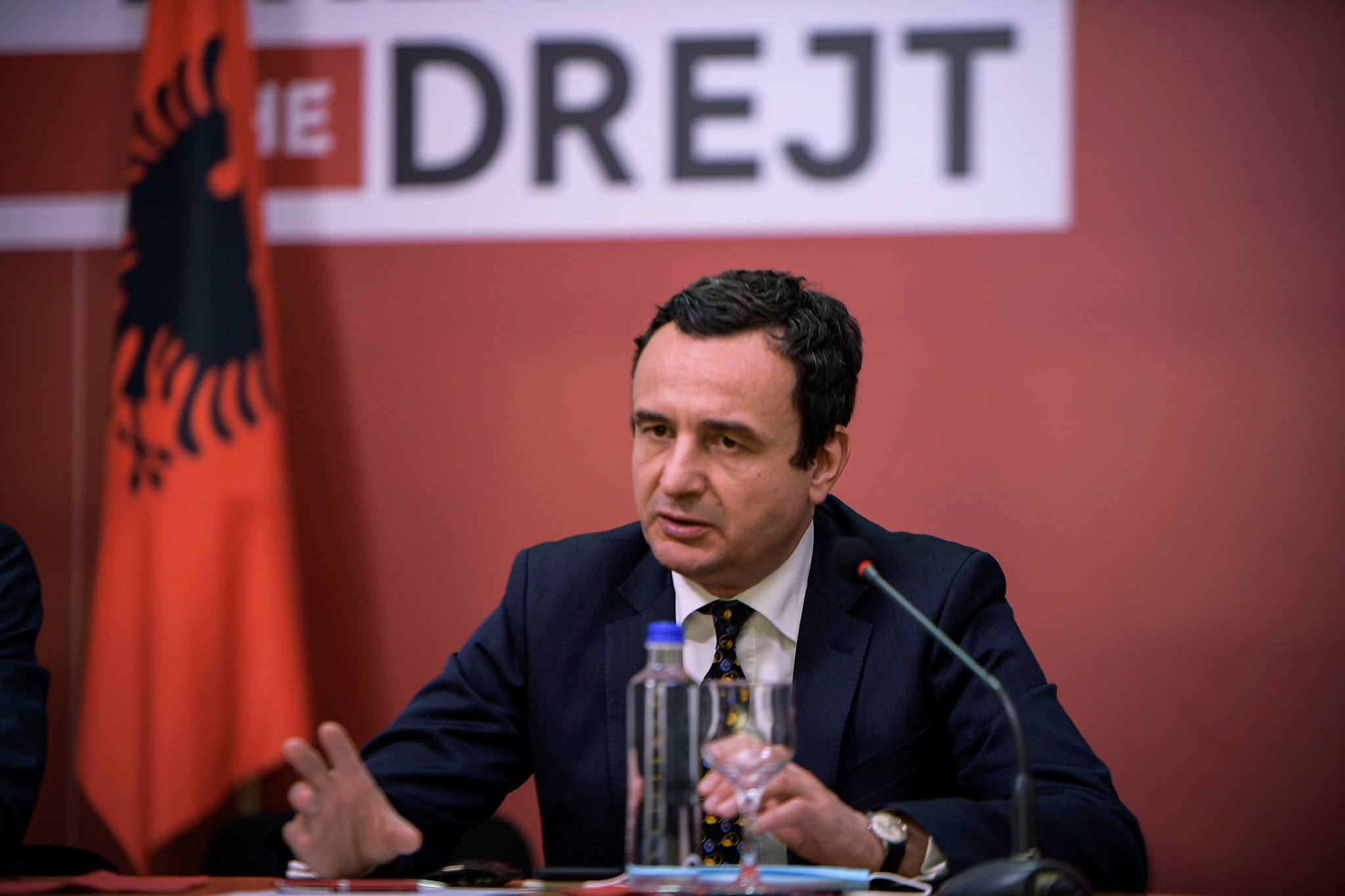 Kurti takon strukturat e Vetëvendosjes, insiston në ndryshimin e Ligjit për Zgjedhjet