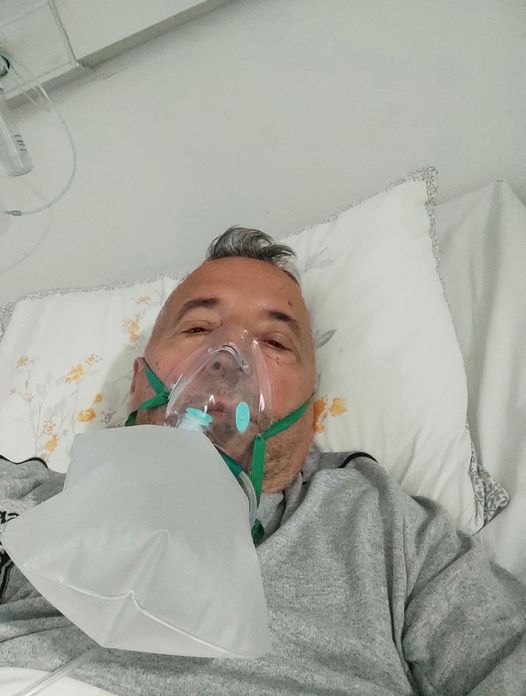 Dëshmia e gazetarit të shtrirë në spital: brenda natës në dhomë vdiqën dy persona, ruajuni prej virusit!