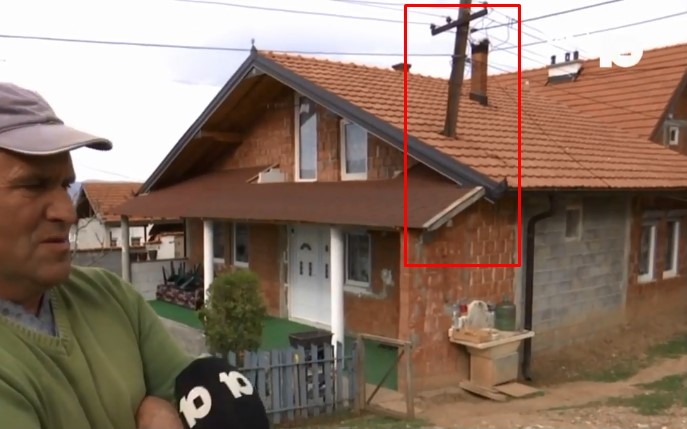 Malishevë: Detyrohet ta ndërtojë shtëpinë me shtyllën brenda, KEDS nuk erdhi të ia largojë