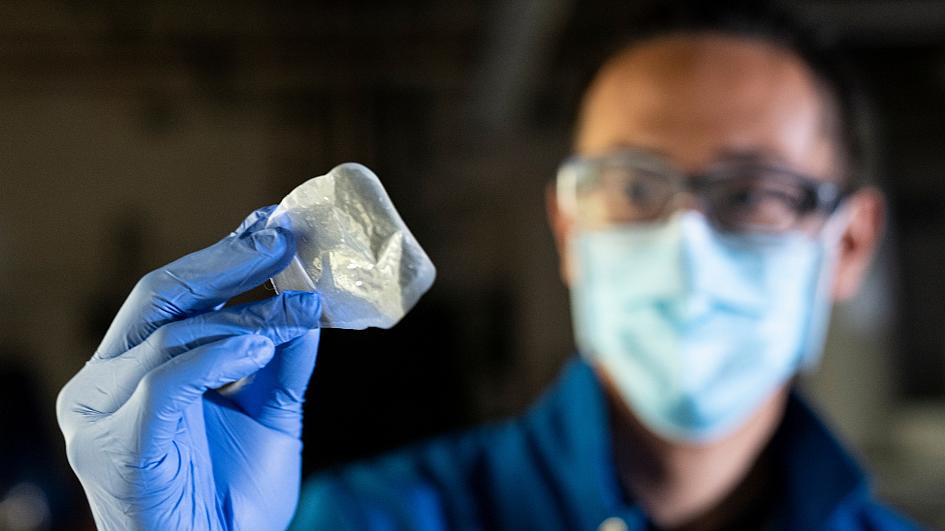 Krijohet për herë të parë plastika që tretet në mënyrë biologjike