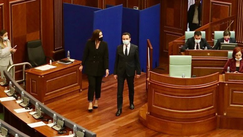 Adelina Grainca thotë se e dëgjoi elektoratin e saj për votimin e Vjosa Osmanit për presidente