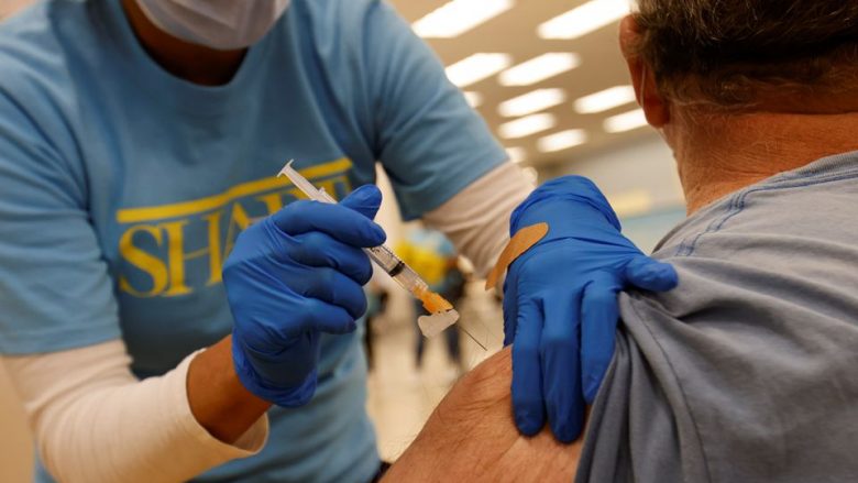 Personat nga mosha 16-vjeçare e lartë kanë tani të drejtë vaksinimi në SHBA