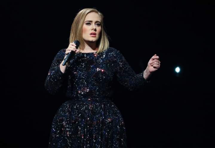 Çfarë kishte thënë Adele kur është pyetur e kritikuar për peshën