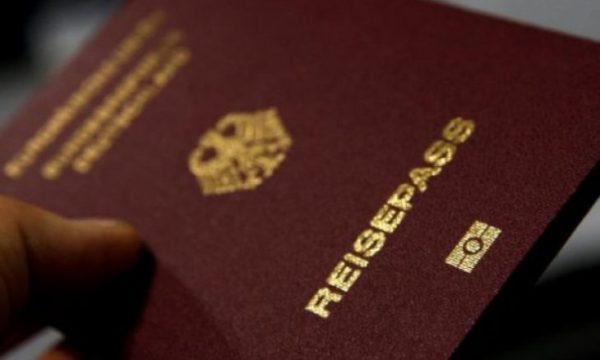 Erdhi në Kosovë për pushime, mërgimtares ia vjedhin pasaportat, letërnjoftimin dhe kuletën
