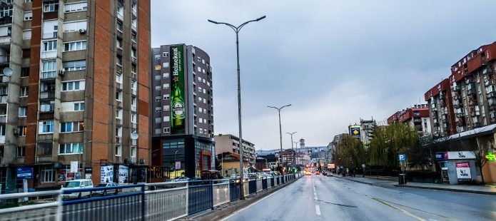 Mbledhja e dy qeverive në Prishtinë, policia njofton se sot e nesër do të ketë ndërprerje të përkohshme të qarkullimit në disa rrugë