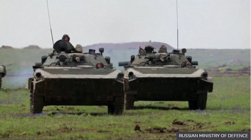 Rusia i largon disa ushtarë nga kufiri me Ukrainën