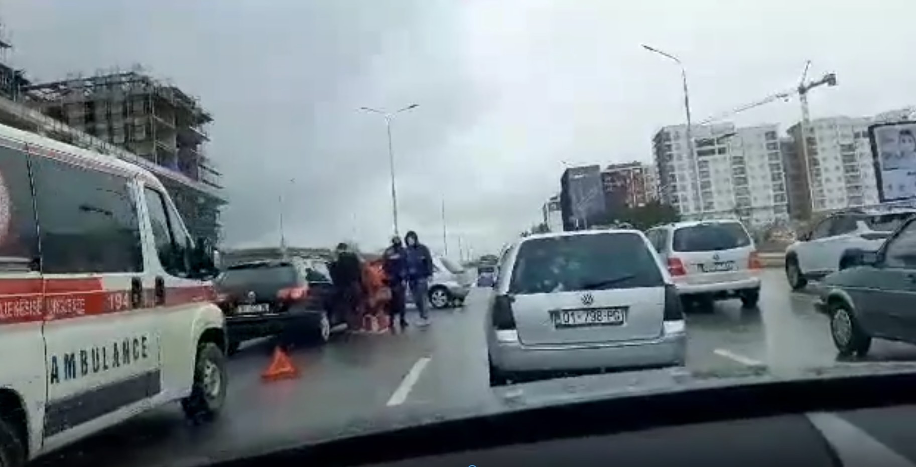 Aksident në Veternik, dyshohet për të lënduar