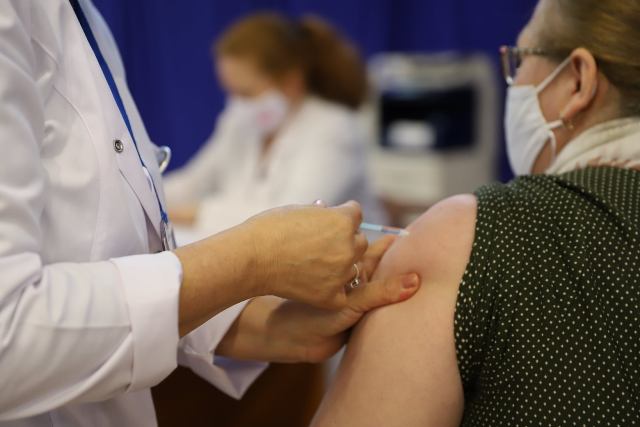 Mbi dy mijë e 100 persona të vaksinuar kundër COVID-19 deri në ora 12:00 në vend