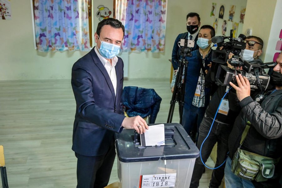 Luan Krasniqi i del në mbrojtje Kurtit: Ti ishe dhe mbetesh shqiptar i vërtetë