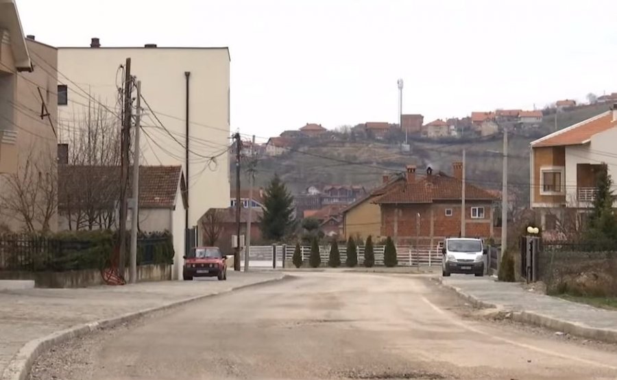 6 muaj pas asfaltimit mbushet me gropa rruga prej 280 mijë eurosh në kryeqytet