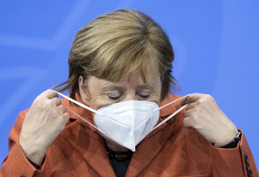 Merkel: Variani Delta i koronavirusit është shqetësues