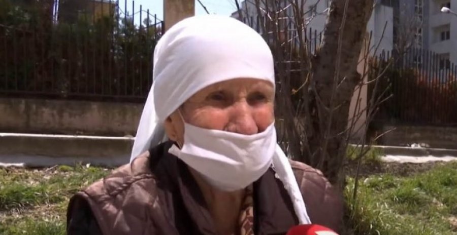 Nga Drenasi në Prishtinë për të marrë vaksinën, 100-vjeçarja: Dua të jetoj edhe ndonjë ditë