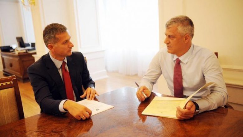 Çollaku rrëfen se si u ndje dhe çka bëri Thaçi në momentet e fundit para nisjes për Hagë