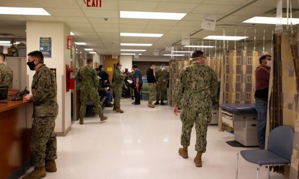 Rreth 40% e marinsave amerikanë kanë refuzuar vaksinën e koronavirusit
