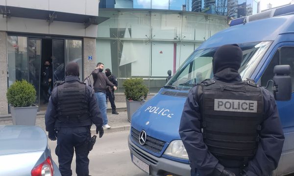 Gjykata merr vendim për 18 të arrestuarit për mashtrim përmes “call center”