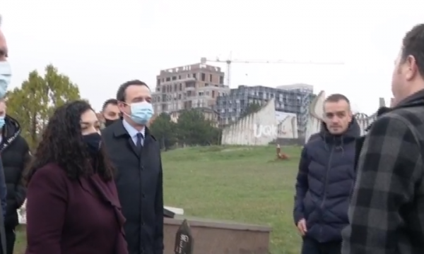 Vëllai i dëshmorit thotë se qeveritë e kaluara vodhën edhe në memorialet e luftës