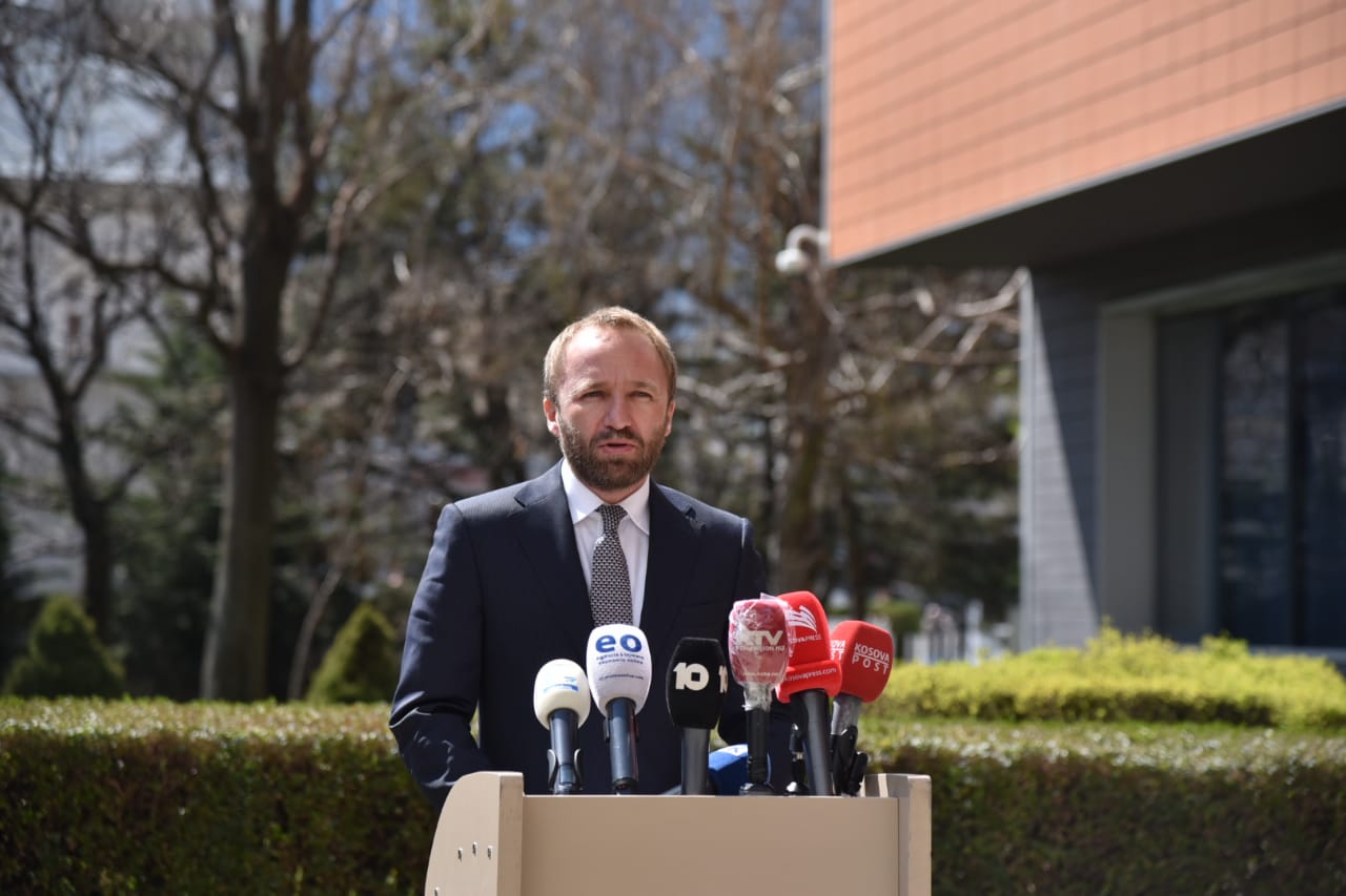 PDK dorëzon tri kërkesa për debat parlamentar, Tahiri: Gjendja me pandeminë është alarmante