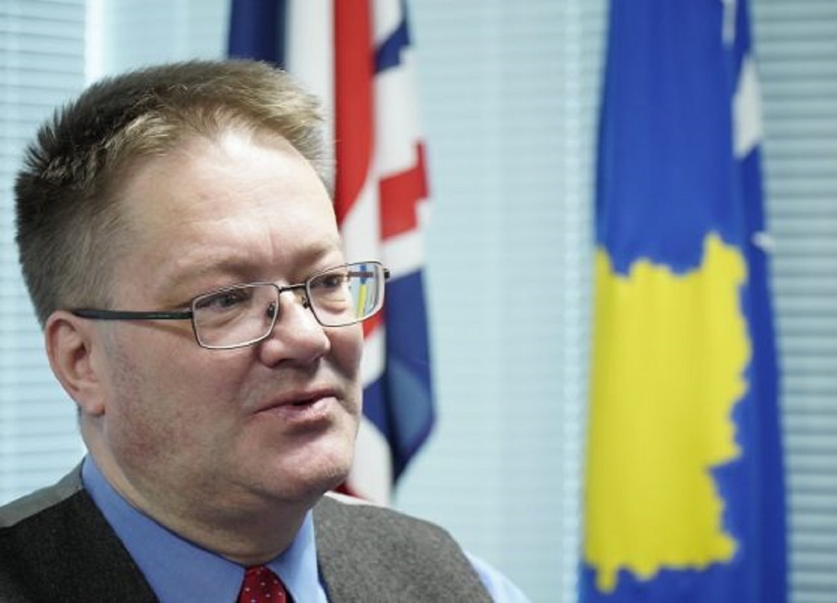 Ambasadori Abbott: Kosova duhet të jetë krenare për shtypin e saj