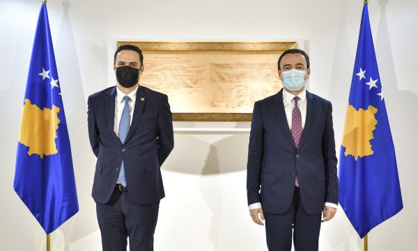 Abdixhiku ia përgatit një dokument Kurtit, i thotë se mund ta përdor nëse do