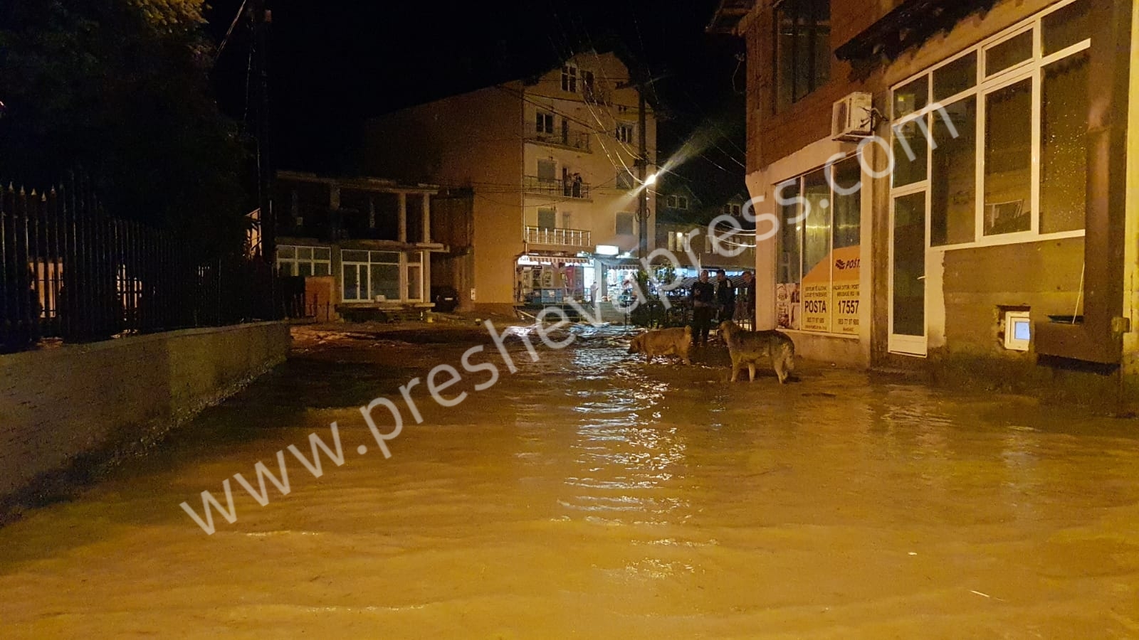 Rahovica e Preshevës vërshohet nga uji