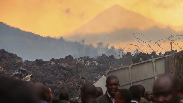 Vullkani që shpërthen në Kongo vret 15 vetë, mijëra të tjerë evakuohen